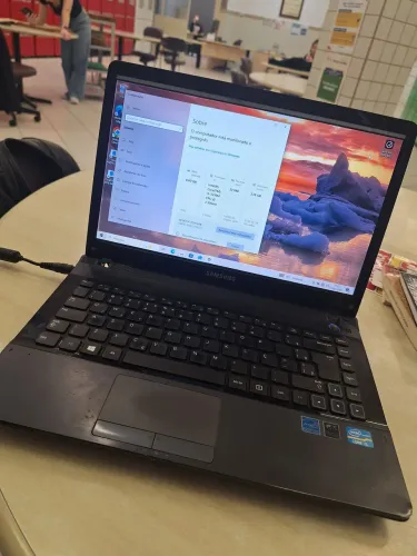 Notebook Samsung I5 8-RAM Intel 2.50 GHz SATA hd S