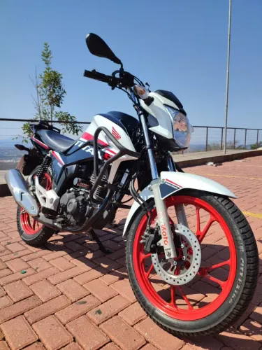 CG Titan S edição especial