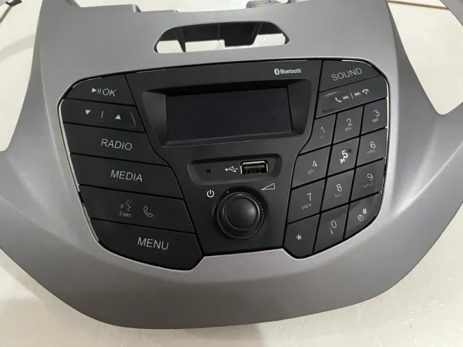 Som original com moldura Ford Ka  2015 2016 2017 2018
