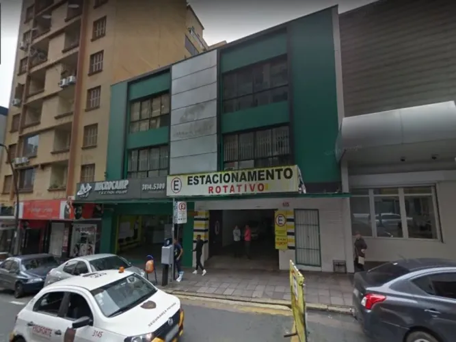 Prédio Comercial em Porto Alegre, no bairro Centro Histórico, à venda.