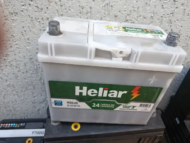 Bateria Heliar 50 amperes semi-nova