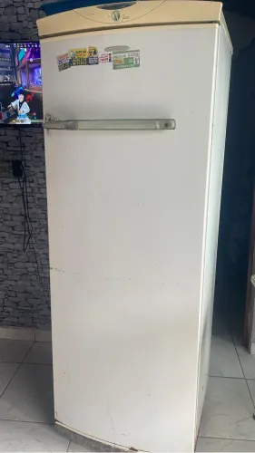 Geladeira em bom estado