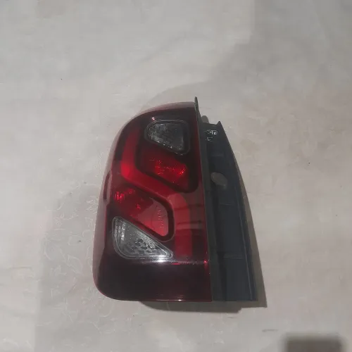 Lanterna traseira esquerda original duster 2015/2017