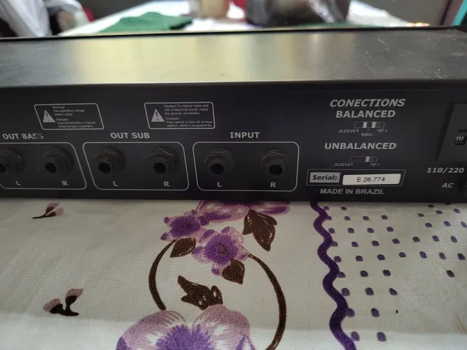 Vendo ou troco Crossover profissional X-24ST stereo