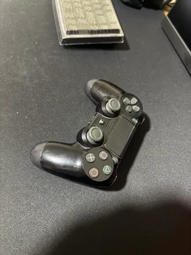 Vendo controle de PS4 original !!