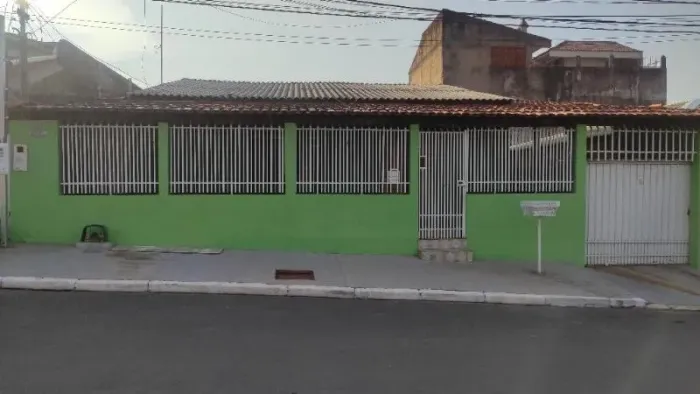 Casa com 2 quarto(s) no bairro CPA I em Cuiabá - MT