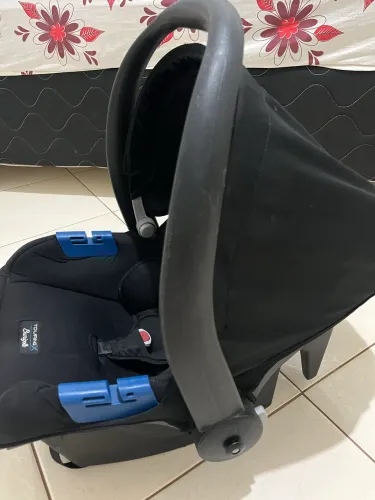 Vende-se Bebê conforto