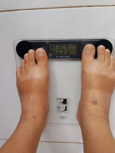 Balança de chão 180kg de farmácia nova 