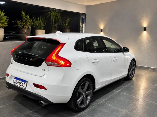 Volvo V40 T-4 Kinetic 2.0 Aut. 2017