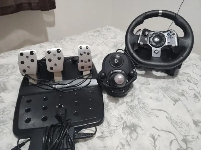 Volante Logitech G920 com câmbio