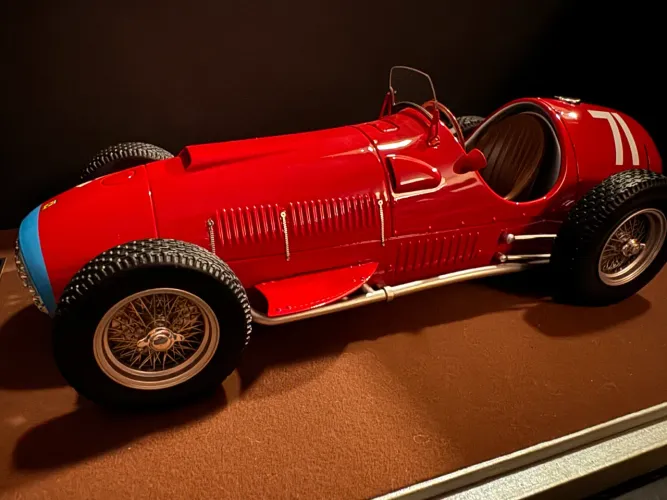 Tecnomodel 1/18 Ferrari 1951 (375 f1) Alberto Ascari GP Alemanha (Nurburgring)