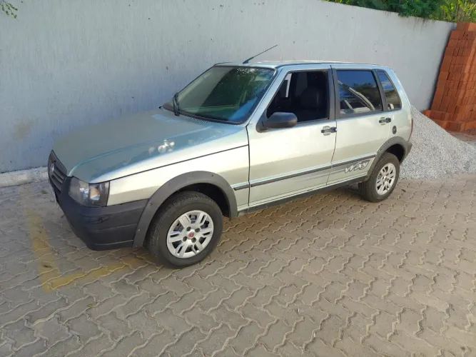 Fiat Uno Mille Celeb. WAY Econ. 1.0 F.flex 4P 2010