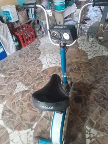 Bike ergométrica Caloi treina braços e pernas<br>150$