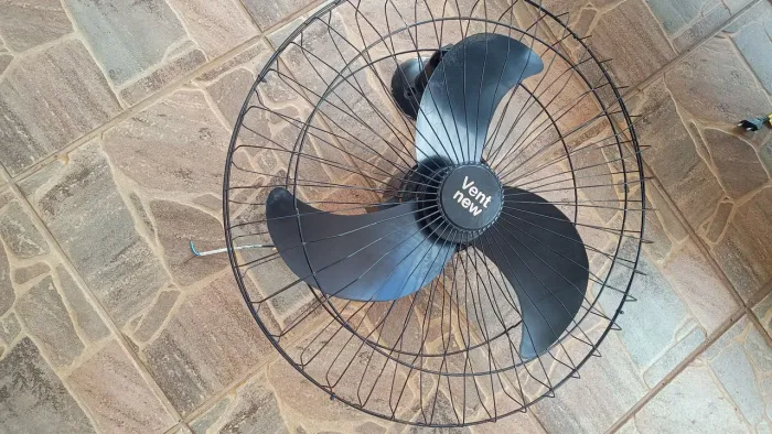 Ventilador Vent New bivolt 60cm,em perfeito estado de funcionamento, motor com rolamentos