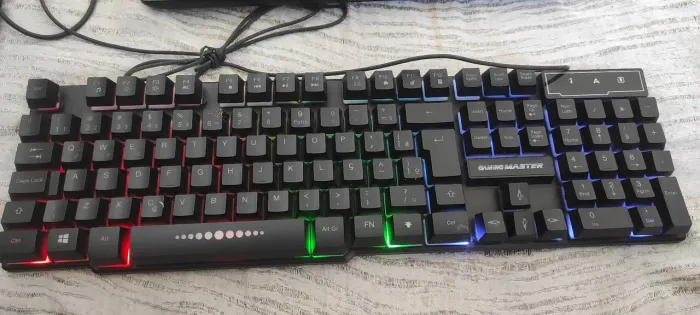 TECLADO GAMER RGB ABNT2