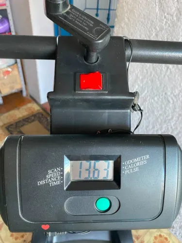 Esteira CALOI CL3002 Semi-nova - 220V