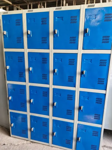 ARMÁRIO ROUPEIRO DE AÇO COM 16 PORTAS - SEMINOVO