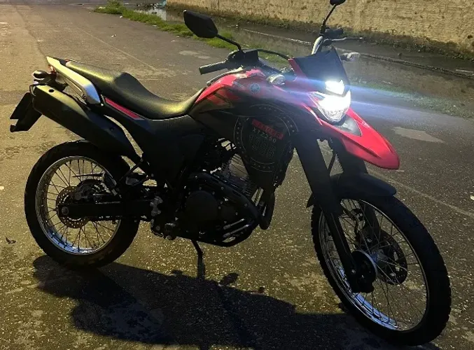 LANDER EM EXCELENTE ESTADO, MOTO DE GARAGEM, DOCUMENTAÇÃO OK