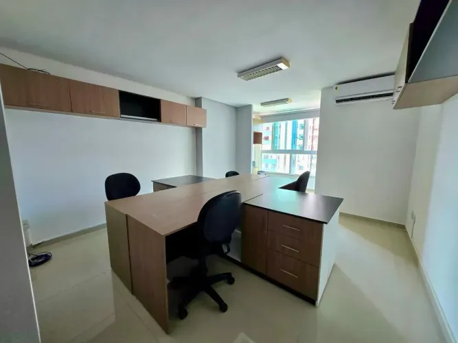 ALUGO SALA COMERCIAL NO EDIF. BUSINESS CENTER