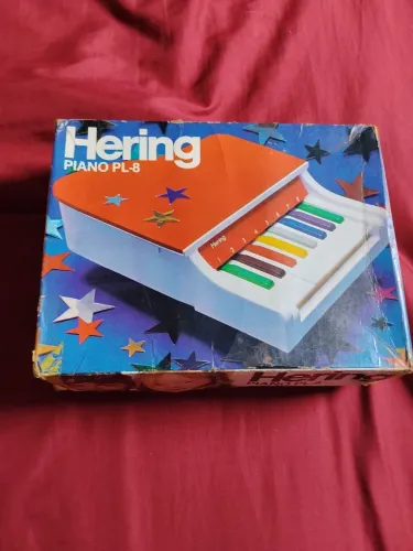 Pianinho Hering anos 80