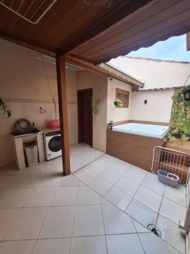 CASA MEIO LOTE PARQUE DO SOL