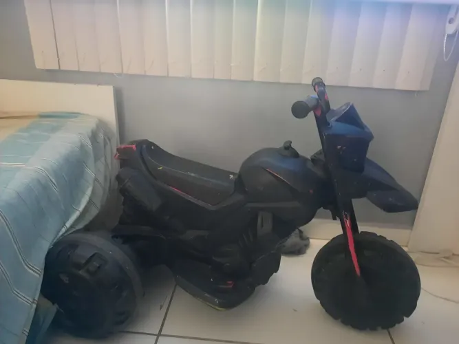 Moto elétrica (brinquedo)