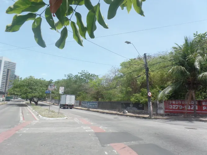 Terreno Comercial Av. Coronel Miguel Dias. Excelente terreno de esquina, com 2 frentes e t
