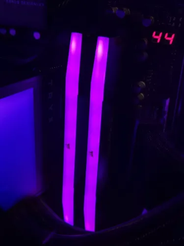 Memória RAM: Kit Corsair Vengeance DDR5 2x16 (7200 MT/s) CL34