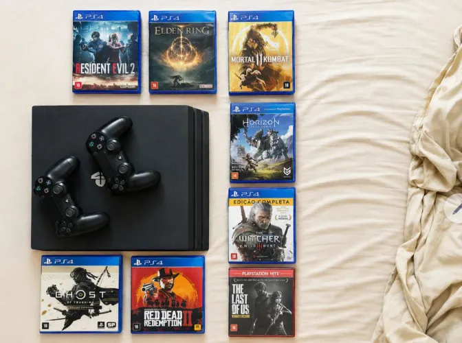 PS4 PRO - 1TB - 2 CONTROLES - 8 JOGOS - PRONTO PARA USO 