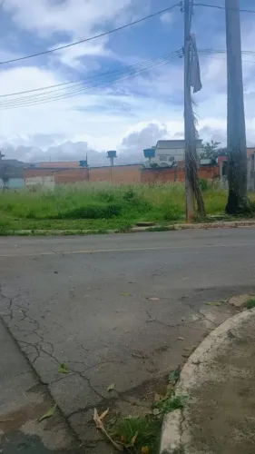 Lote comercial na avenida independência Vila Vicentina