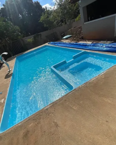Piscina de fibra 9x4 completa