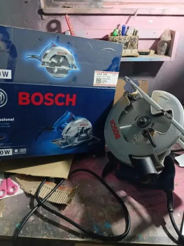 Serra Circular Bosch GKS 150 Professional 1500W 127v Completa com Caixa e Manual