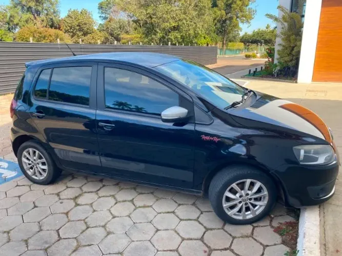 Volkswagen Fox Rock IN RIO 1.6 MI Total Flex 8V 5P 2014
