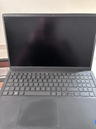 Notebook Dell Inspiron I15-I1300-M80P 15.6" Full HD 13ª G. IC i7 16GB 1TB SSD W 11 Preto C