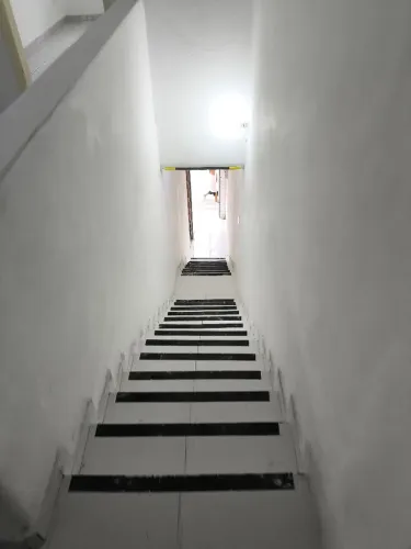 Alugo casa para Comércio em São Vicente, praça João pessoa, próximo a biquinha 