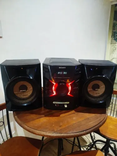 Radio Sytem Sony, em bom estado de conservação
