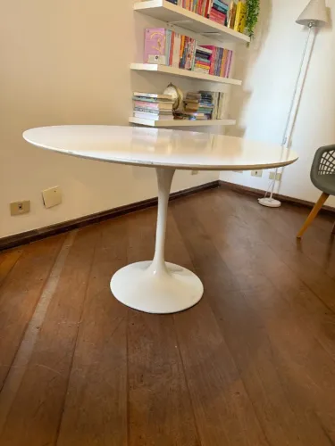 Mesa Tulipa Saarinen 110cm branca + 4 cadeiras Web Wood design