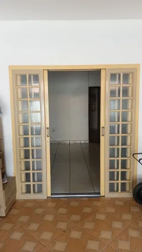 KIT COM 4 JANELAS E 2 PORTAS SEM FERRUGEM E ESTA CORRENDO MUITO BEM!!