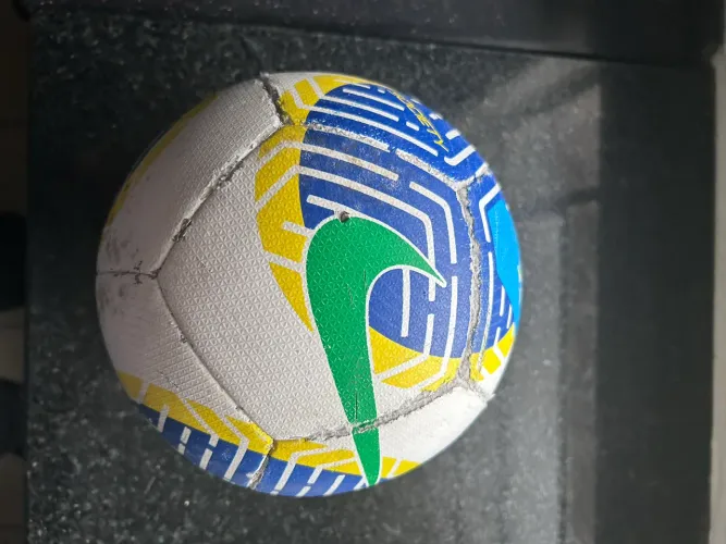Bola de futebol society da Nike 