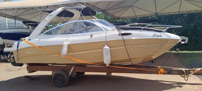Lancha ano 2017 cabinada 23 pés rabeta bravo3 250 hp