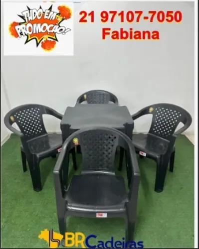 Mesa com poltronas teladas