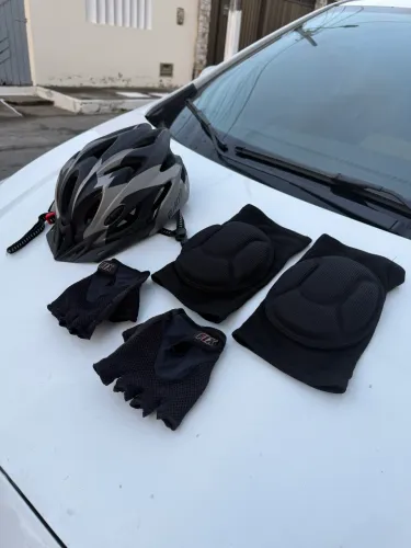 Kit para bike bicicleta (Capacete, Luvas e joelheiras) 