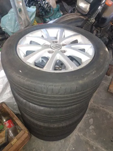 Rodas aro 16 Jetta original VW 5 x 112 pneus novos <br>Em perfeito estado