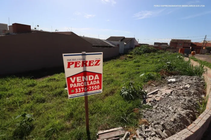 A Imobiliária Perez oferece à você mais uma ótima oportunidade de terreno para venda em Lo