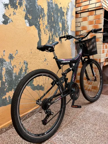 BICICLETA ARO 26 EM ESTADO DE NOVA, TUDO FUNCIONA