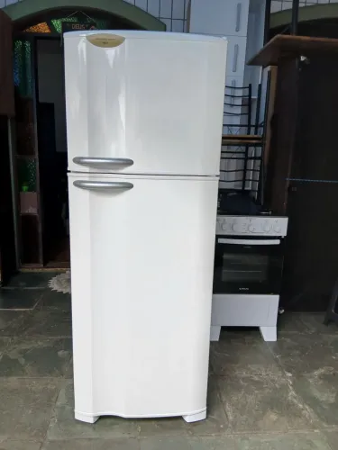 Geladeira Electrolux dúplex frost free em excelente estado.