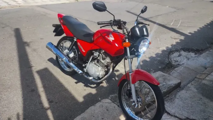 Vendo CG 150 2006 freio a disco por R$8600,00