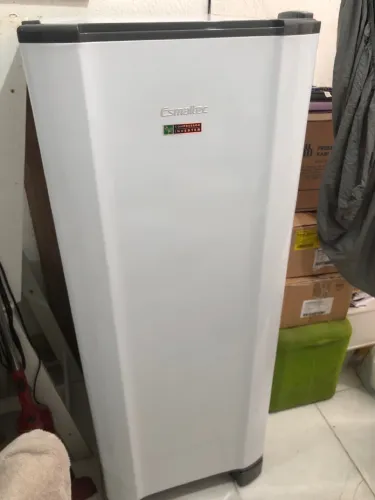 Geladeira/Refrigerador Electrolux Degelo Prático 240 Litros