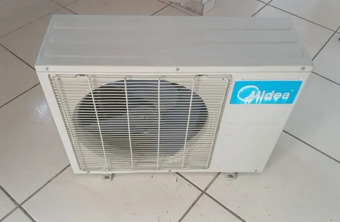 Vendo ar condicionado split on of ACEITO OFERTAf 9.000btu ACEITO OFERTA