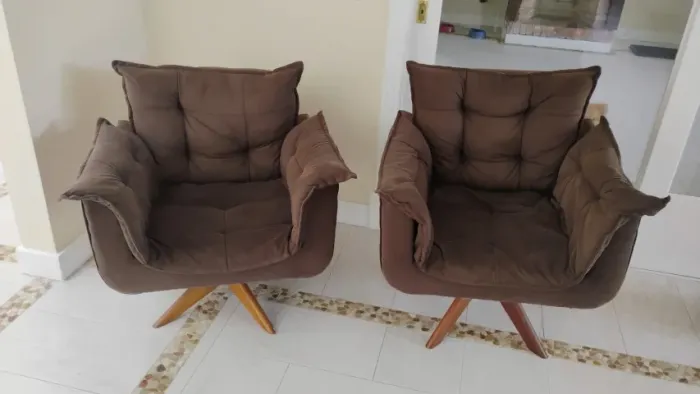 2 Poltronas Giratórias Marrom - Ótimo Estado